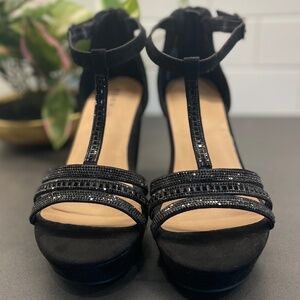 Torrid Black Rhinestone T-Strap Wedge Sandals – Size 8.5W – NWOT